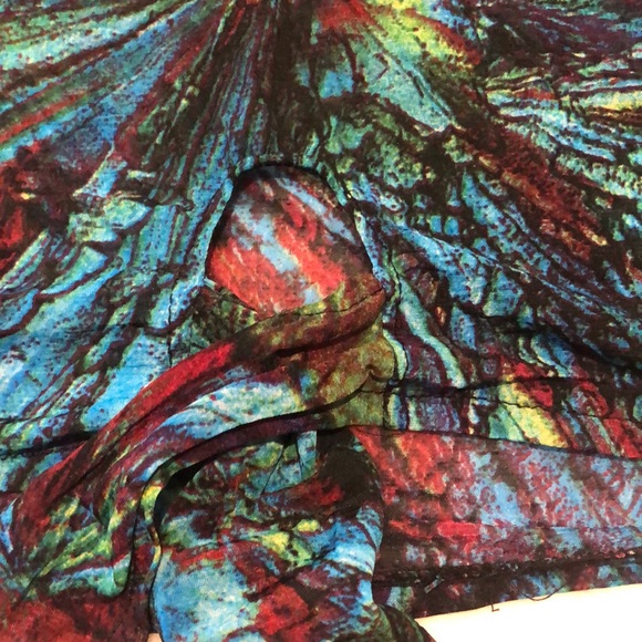 Top - Picture 2 of 3